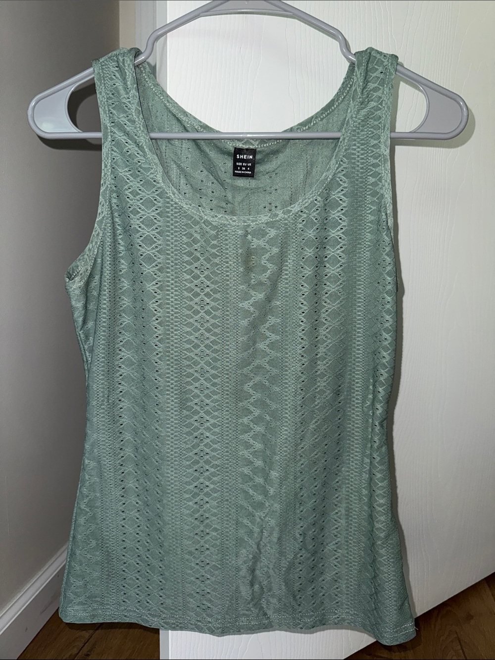SHEIN Mint Lace-Panel Sleeveless Tank Top
